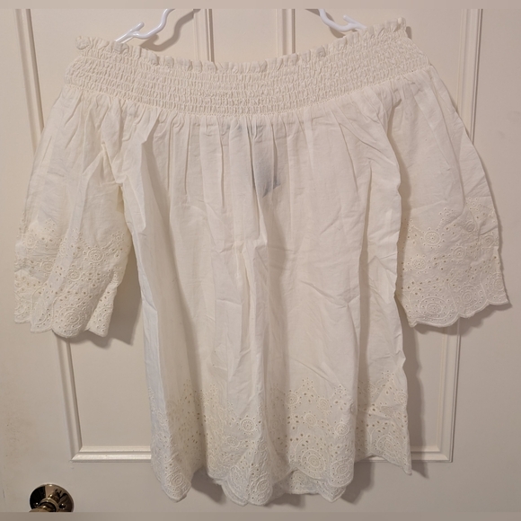 Abercrombie and Fitch Embroidered Hem Off The Shoulder Top - Picture 3 of 4